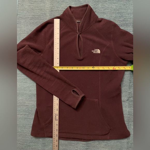 The North Face Women’s Fleece       Unique Find!  Dusty Plum color. WARM - Picture 2 of 6